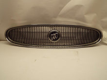 Load image into Gallery viewer, Grille Buick Lesabre 2001 - MRK382278
