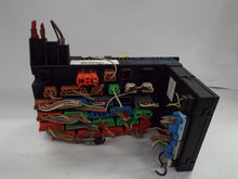 Load image into Gallery viewer, FUSE BOX ML320 ML350 ML430 ML500 ML55 98 99 00 01 02 03 04 05 - MRK391563
