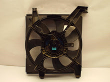 Load image into Gallery viewer, RADIATOR FAN ASSEMBLY Tiburon 2003 03 04 05 06 07 08 - MRK393489
