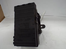 Load image into Gallery viewer, Fuse Box Dodge Caravan 2005 - MRK404845

