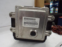 Load image into Gallery viewer, Fuse Box Dodge Dakota 2006 - MRK404958
