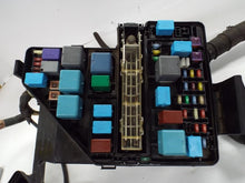 Load image into Gallery viewer, FUSE BOX Toyota Sienna 2008 08 2009 09 2010 10 - MRK412072
