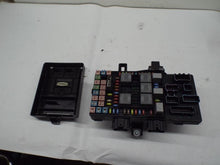 Load image into Gallery viewer, Fuse Box  FORD F150 PICKUP 2007 - MRK412077
