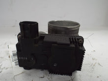 Load image into Gallery viewer, THROTTLE BODY Altima Sentra X-Trail 2002 02 03 04 05 06 - MRK415066
