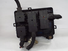 Load image into Gallery viewer, Fuse Box Chevrolet HHR 2008 - MRK421725
