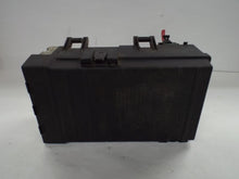 Load image into Gallery viewer, Fuse Box Dodge Caravan 2005 - MRK421827
