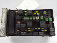 Load image into Gallery viewer, Fuse Box Dodge Caravan 2005 - MRK421827

