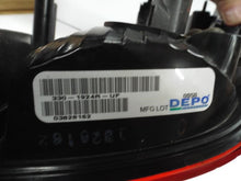 Load image into Gallery viewer, TAIL LIGHT LAMP ASSEMBLY Ford Focus 2005 05 2006 06 2007 07 Right - MRK432890
