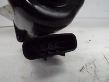 Load image into Gallery viewer, Windshield Wiper Motor  SATURN L SERIES 2002 - MRK442826

