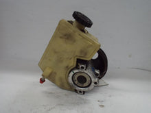 Load image into Gallery viewer, Power Steering Pump Jeep Liberty 2005 - MRK442963
