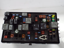 Load image into Gallery viewer, Fuse Box Chevrolet Cruze 2016 - MRK443459
