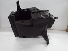 Load image into Gallery viewer, AIR CLEANER BOX Nissan Rogue 2008 08 2009 09 2010 10 2011 11 - MRK443958
