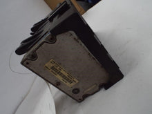 Load image into Gallery viewer, Fuse Box Dodge Caravan 2005 - MRK443997
