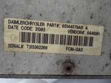 Load image into Gallery viewer, Fuse Box Dodge Caravan 2005 - MRK443997
