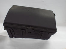 Load image into Gallery viewer, Fuse Box Chevrolet Cruze 2015 - MRK444245
