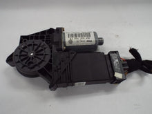Load image into Gallery viewer, Power Window Motor Volkswagen Passat 2003 - MRK444443

