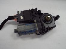 Load image into Gallery viewer, Power Window Motor Volkswagen Passat 2003 - MRK444446
