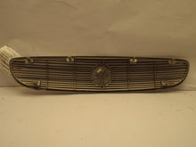 Load image into Gallery viewer, Grille Buick Regal 2004 - MRK444472
