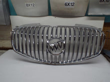 Load image into Gallery viewer, Grille Buick Lucerne 2011 - MRK444657
