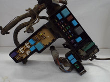 Load image into Gallery viewer, FUSE BOX Toyota Tundra 2005 05 2006 06 - MRK451605
