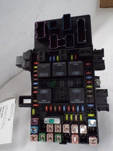 Load image into Gallery viewer, Fuse Box  FORD F150 PICKUP 2004 - MRK451844
