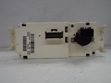 Load image into Gallery viewer, REAR TEMPERATURE CONTROLS Silverado 1500 Pickup Silverado 2500 05-07 - MRK451945
