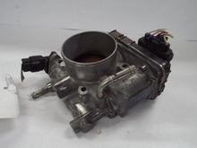 Load image into Gallery viewer, THROTTLE BODY Forester Impreza 9-2X Legacy 2005 05 - MRK452912
