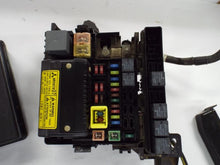 Load image into Gallery viewer, FUSE BOX Mitsubishi Eclipse Endeavor 01 02 03 04 05 06 07 08 - MRK453259
