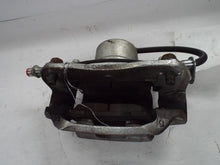 Load image into Gallery viewer, FRONT BRAKE CALIPER Toyota Highlander 04 05 06 07 Right - MRK453635

