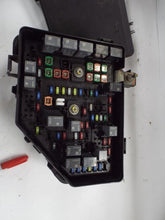 Load image into Gallery viewer, Fuse Box Chevrolet Traverse 2012 - MRK453710
