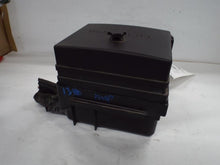 Load image into Gallery viewer, Fuse Box Pontiac Grand Am 2001 - MRK453773
