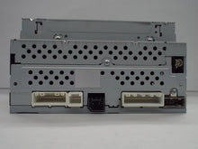 Load image into Gallery viewer, Radio Nissan Sentra 2017 - MRK454350
