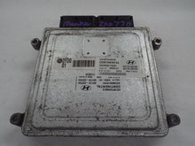 Load image into Gallery viewer, ECU ECM Computer Hyundai Elantra 2017 - MRK455200
