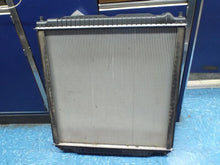 Load image into Gallery viewer, RADIATOR F250SD Pickup F350SD Pickup 2005 05 2006 06 2007 07 - MRK455914
