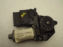 Load image into Gallery viewer, Power Window Motor Volkswagen Golf 2002 - MRK456198
