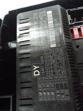 Load image into Gallery viewer, FUSE BOX Q50 Q60 2014 14 2015 15 2016 16 2017 17 2018 18 - MRK456373

