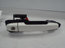 Load image into Gallery viewer, Exterior Door Handle Pontiac Vibe 03 04 05 06 07 08 09 10 - MRK456390
