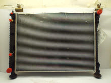 Load image into Gallery viewer, RADIATOR Chevrolet Captiva Saturn Vue 08 09 10 11 12 13 14 15 - MRK457016
