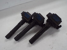Load image into Gallery viewer, IGNITION COIL Avalon Camry Sienna 96 97 98 99 00 - 03 - MRK457374
