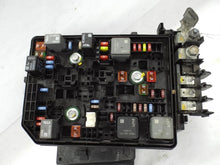 Load image into Gallery viewer, Fuse Box Chevrolet Cruze 2017 - MRK457583
