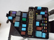 Load image into Gallery viewer, FUSE BOX Toyota Sienna 2008 08 2009 09 2010 10 - MRK458101

