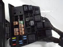 Load image into Gallery viewer, Fuse Box  LINCOLN LS 2004 - MRK458746
