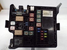 Load image into Gallery viewer, Fuse Box Kia Soul 2014 - MRK458856
