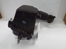 Load image into Gallery viewer, AIR CLEANER BOX Toyota Corolla Matrix 09 10 11 12 13 14 15 - MRK460219
