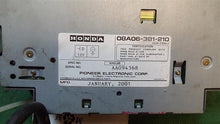 Load image into Gallery viewer, CD PLAYER Accord Odyssey 1998 98 1999 99 2000 00 - 04 - MM489485
