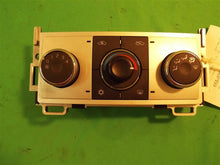 Load image into Gallery viewer, TEMPERATURE CONTROLS Chevrolet Malibu 08 09 10 11 12 - MM668033

