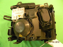 Load image into Gallery viewer, HEADLIGHT LAMP ASSEMBLY Land Rover Range Rover 2003 03 Right - MM676106
