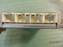 Load image into Gallery viewer, ECU ECM COMPUTER Subaru Legacy 2005 05 - MM684238

