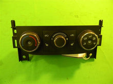 Load image into Gallery viewer, TEMPERATURE CONTROLS Chevrolet HHR 07 08 09 10 11 - MM685122
