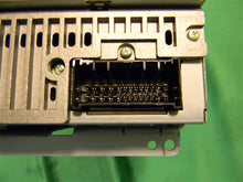 Load image into Gallery viewer, RADIO Hyundai Entourage 2007 07 - MM688302

